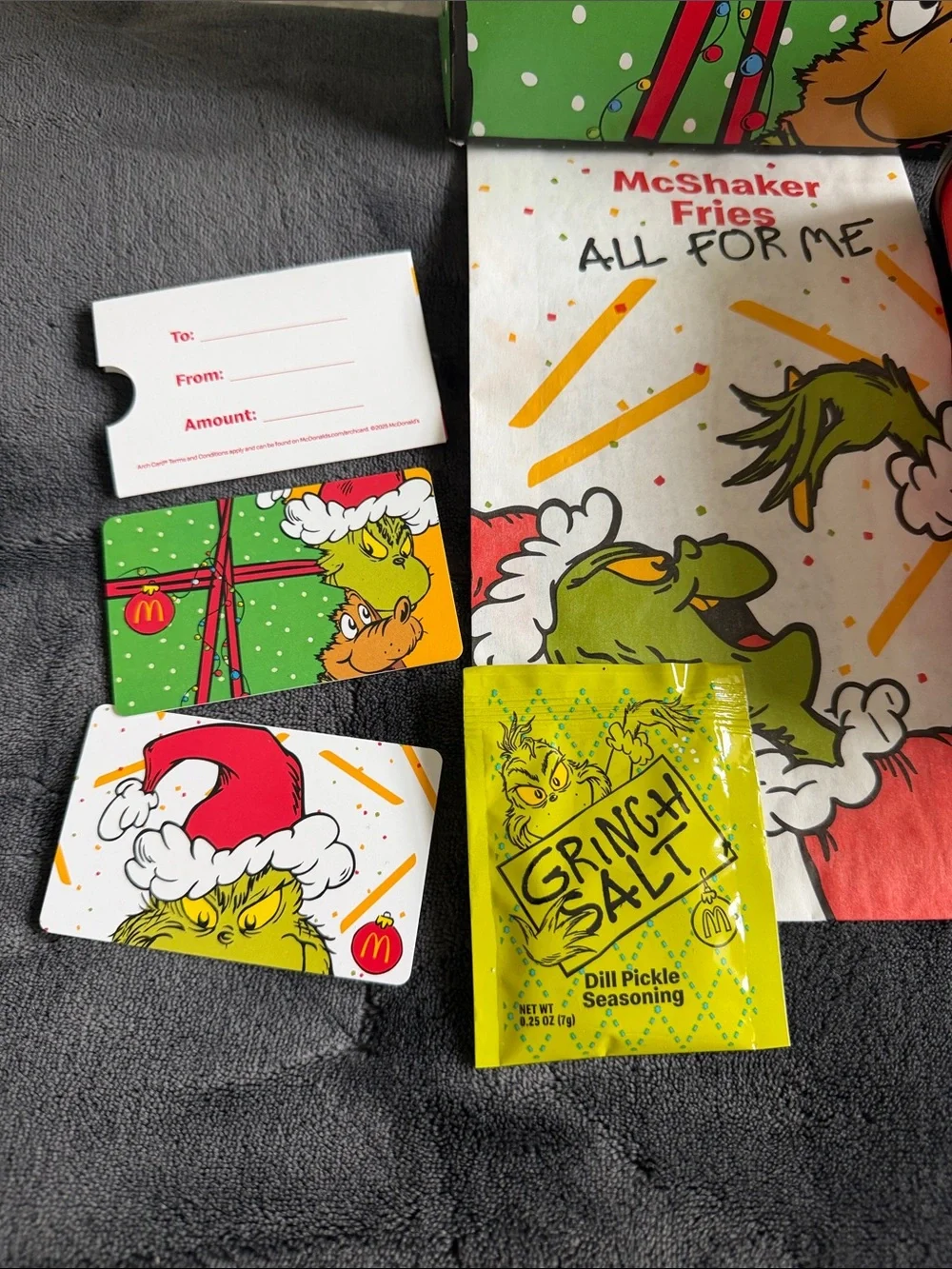 McDonald's The Grinch Holiday Party Set w/box cup shaker salt bag & unopened Sox